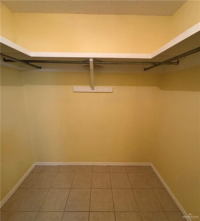 Foto del edificio - 11M N Stewart Rd