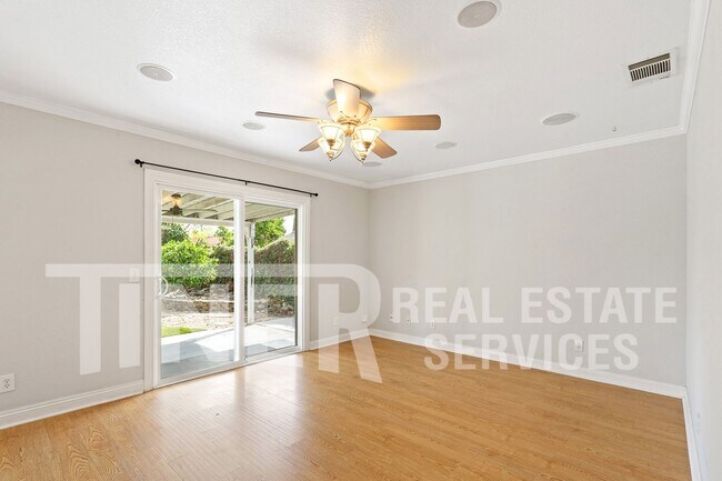 Foto del edificio - 5021 Priscilla Ln