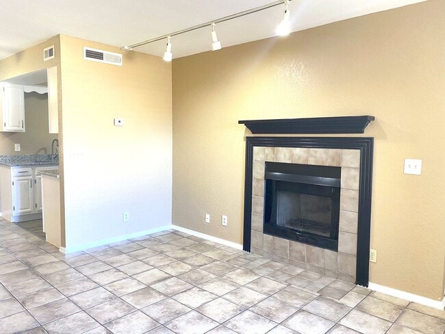 Foto del edificio - 11140 N Stratford Dr