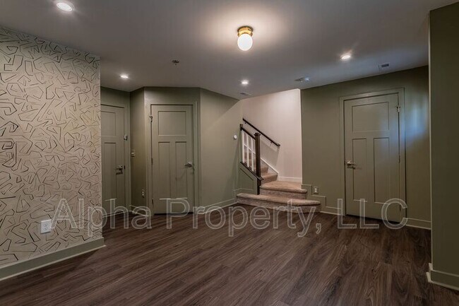 Foto del edificio - 120 Rollins Ave