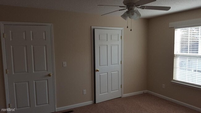 Building Photo - 3 br, 2 bath Townhome - 7840 Avalon Acres ...
