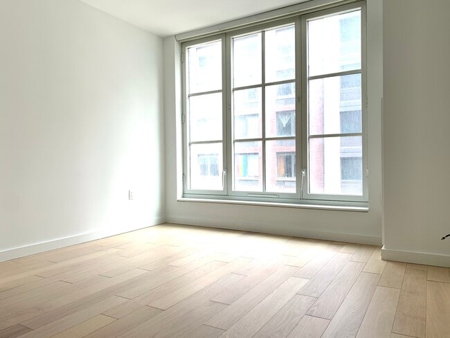 Interior Photo - 535 W 43rd Street
