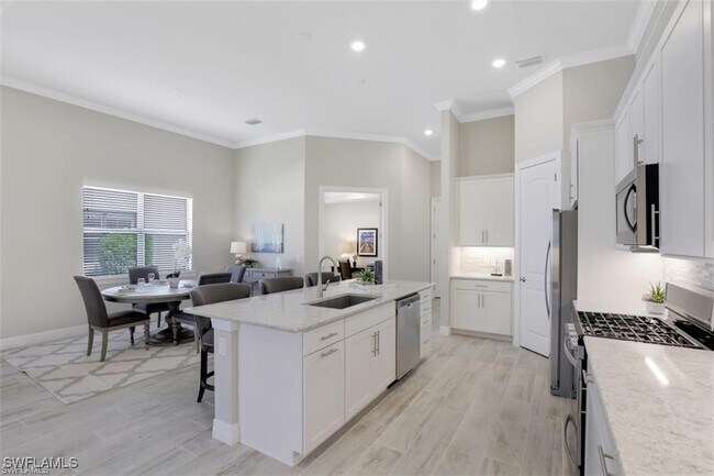 Foto del edificio - 7253 Wilton Dr N