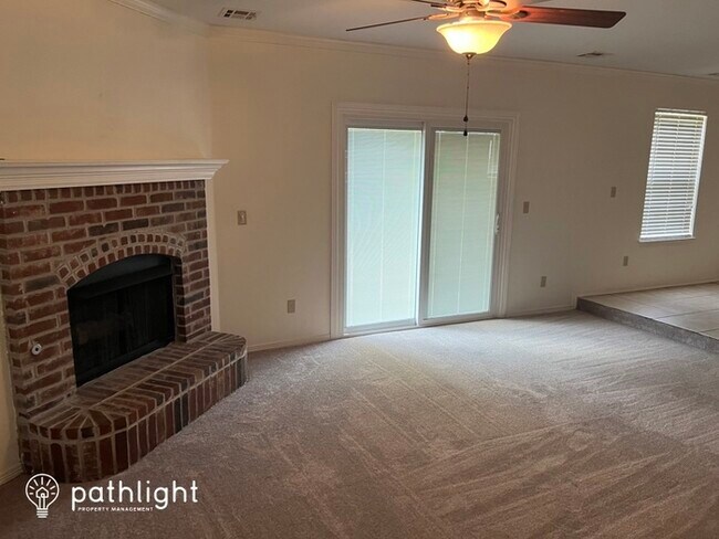 Building Photo - 1009 W Boston Street, Broken Arrow, OK, 74012