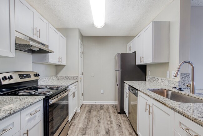 Building Photo - Veranda Knolls