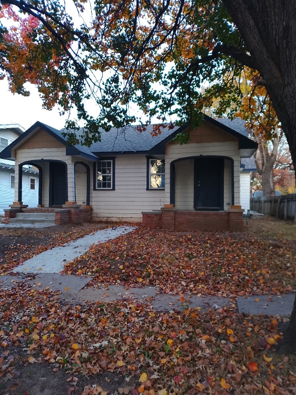 Primary Photo - 124 S Green St