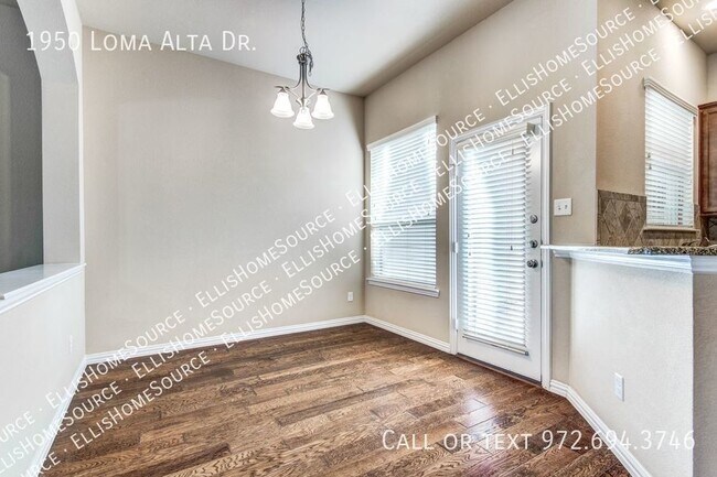 Building Photo - Top Notch Valley Ranch Townhome!