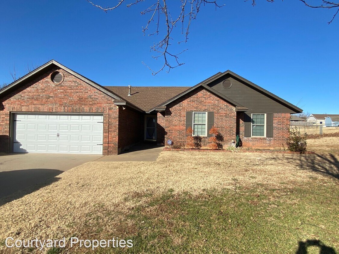 3 br, 2 bath House 316 West Lake Rd House Rental in Guthrie, OK