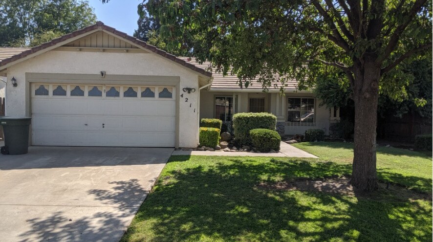 Foto principal - 4211 E Howard Ct