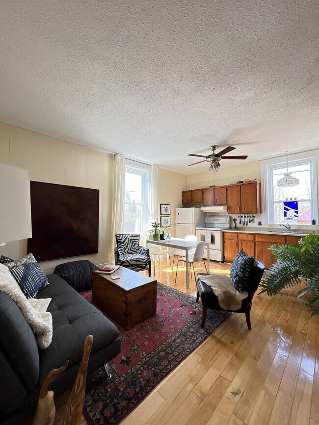 Photo du bâtiment - 35-35 Union St N