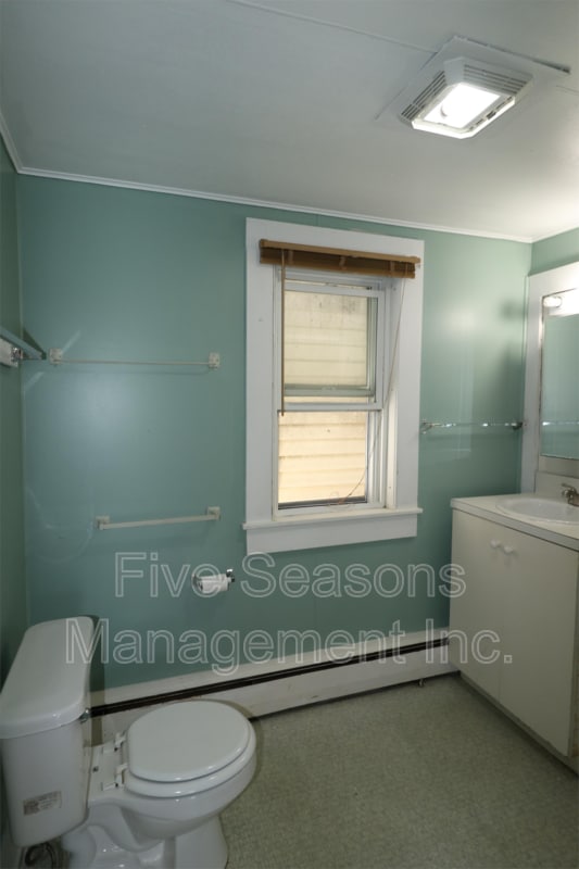 Photo - 128 North Winooski Avenue House