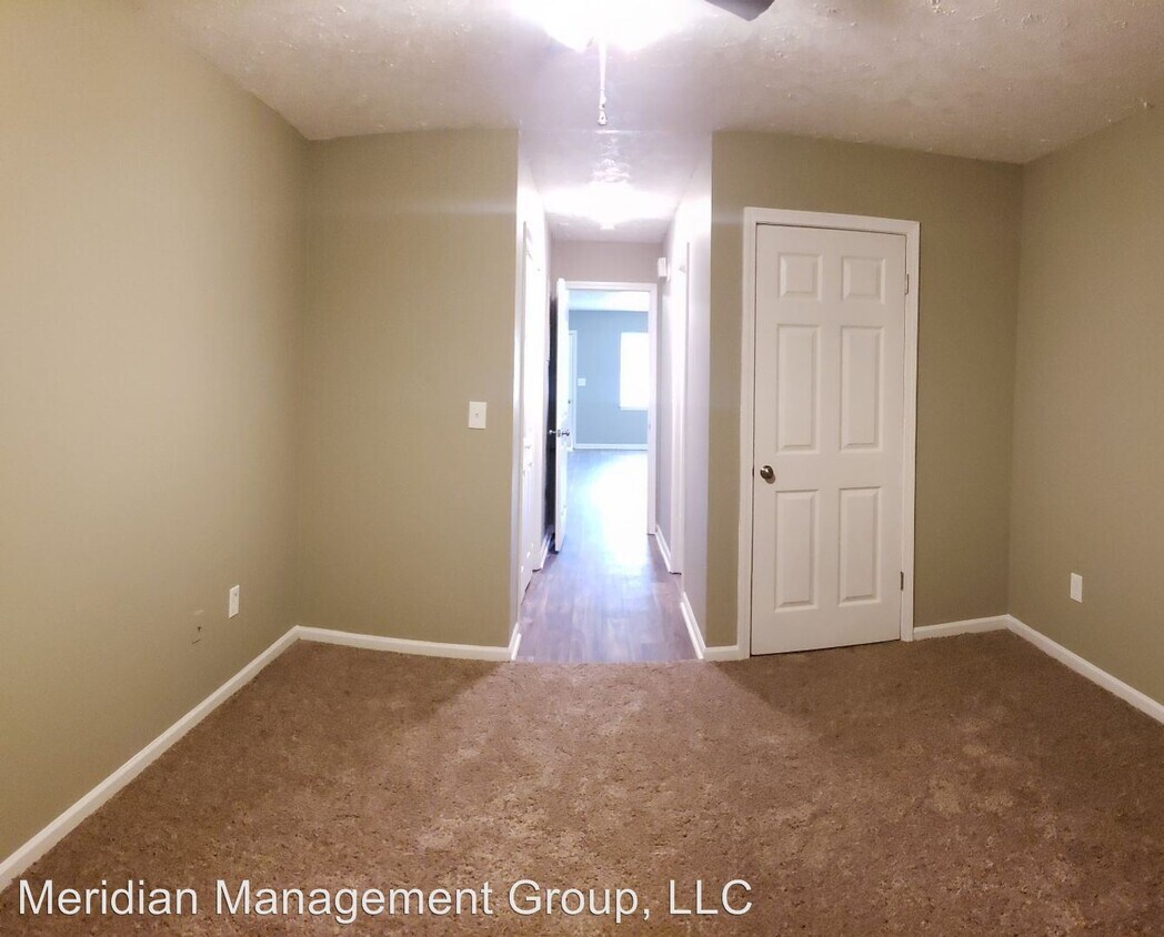 613 Greenbriar Rd, Warner Robins, GA 31093 Room for Rent in Warner