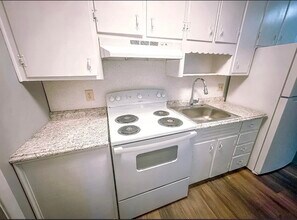 Building Photo - 1300 Spruce St