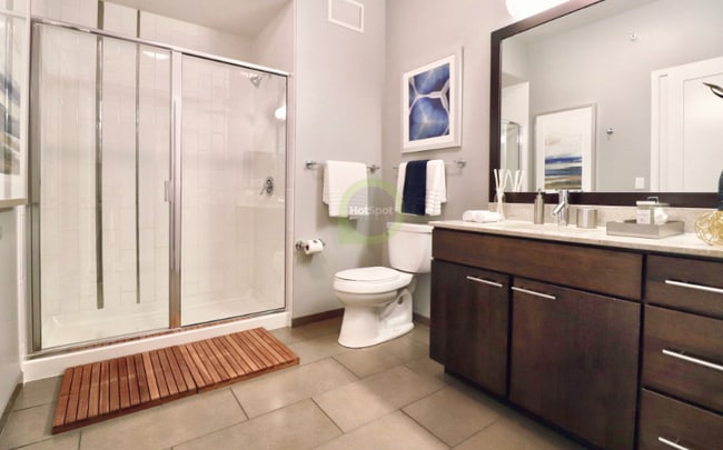 Foto del edificio - 460 W Huron St