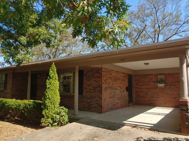 Building Photo - 107 Heritage Dr