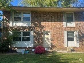 Building Photo - 225 Fuller Dr