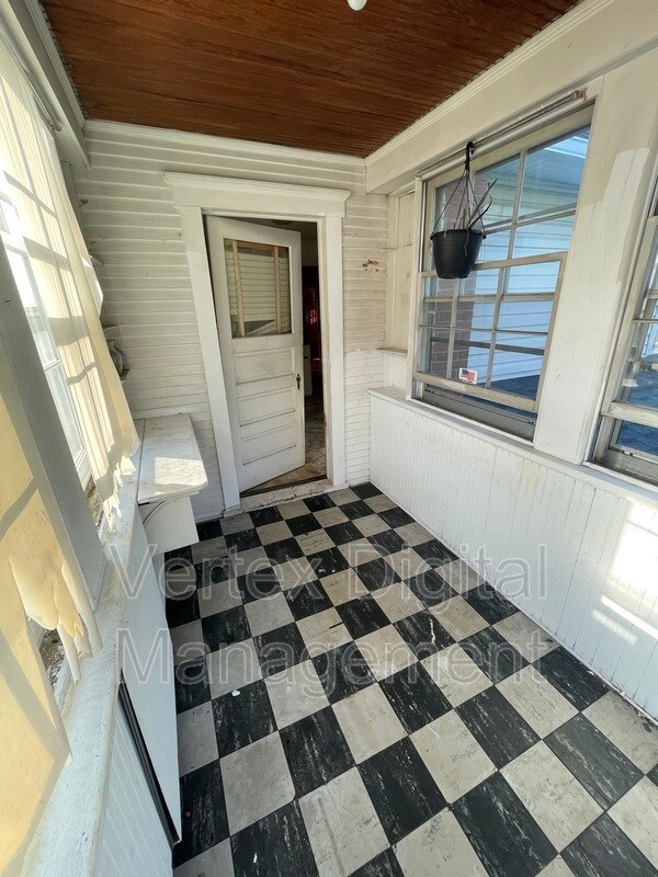 Foto del edificio - 1319 S Irving Ave