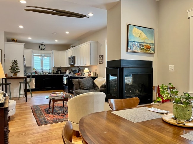 Building Photo - 9 Sherman St