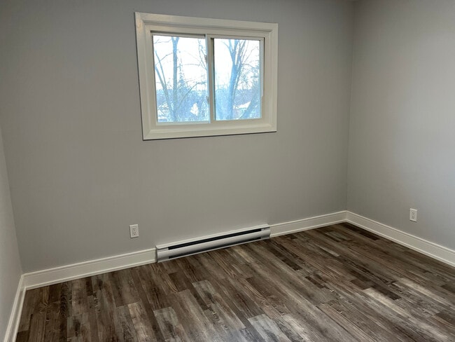 Building Photo - 32 Washburn St