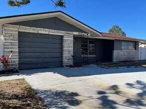 Building Photo - 7634 Rosewood Dr