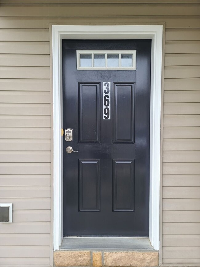 Building Photo - 3 Bedroom Townhome for Rent in Waynesboro!