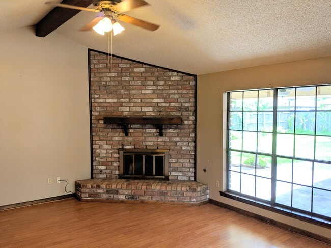 Viviendo - 2610 Bernwood Dr