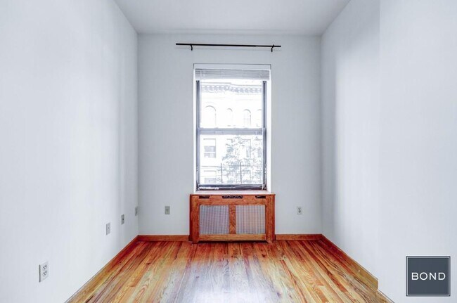 Foto del edificio - 292 W 92nd St