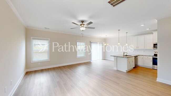 Foto del edificio - 108 S Sina St