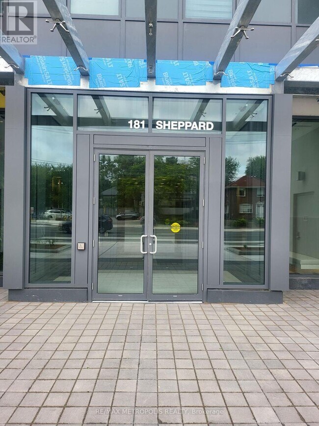 Photo du bâtiment - 181-181 Sheppard Ave E