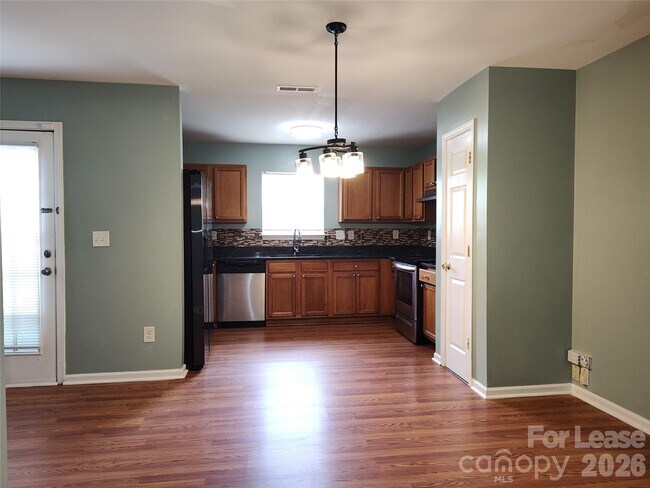 Foto del edificio - 5226 Beam Lake Dr