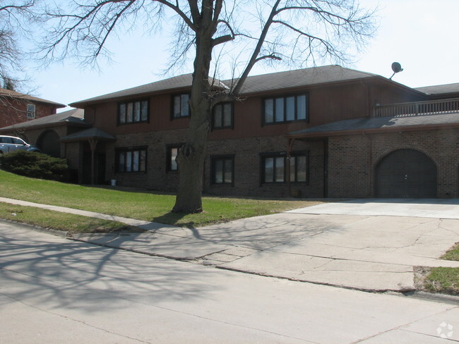 Foto del edificio - Madison Court Apartments