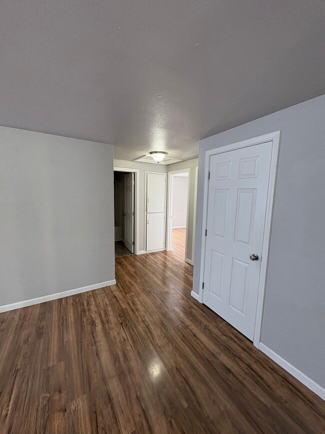 Building Photo - Ephrata Duplex