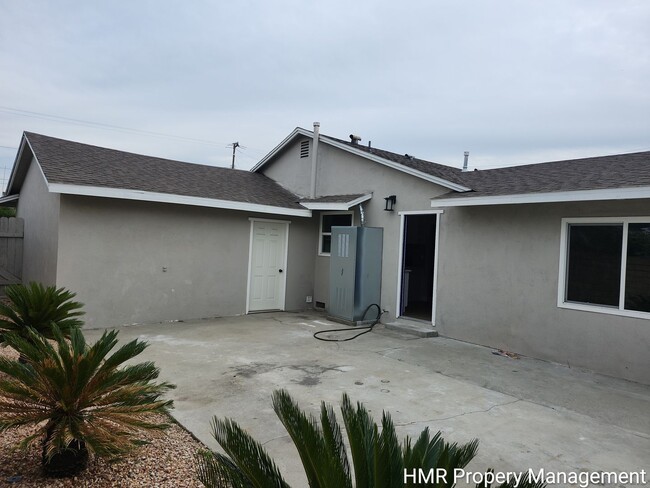 Foto del edificio - Charming Updated Home with Modern Upgrades