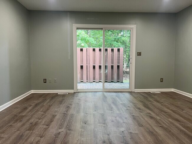 Foto del edificio - 2957 Heatherwood Ct