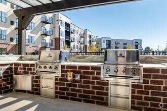 Building Photo - Station 250