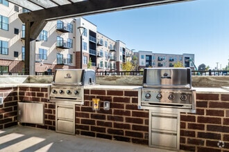 Building Photo - Station 250