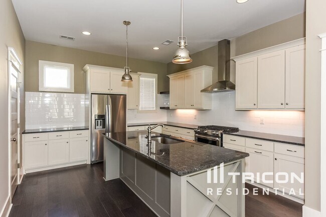 Building Photo - 1261 Hillwood Private Cove Nashville TN