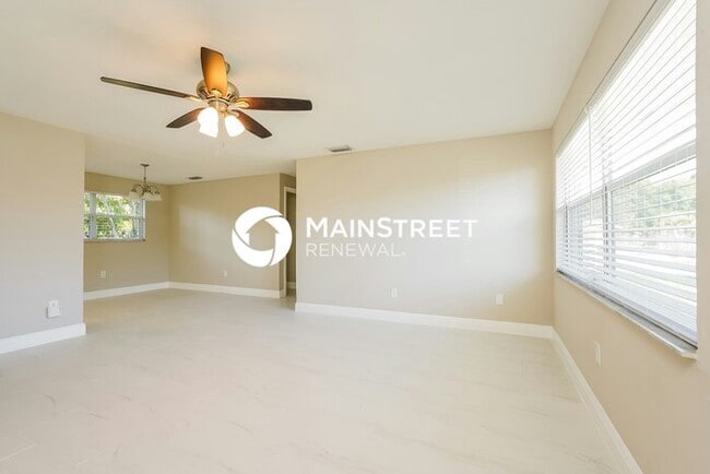 Building Photo - 3 Bedroom Pet-Friendly Home in FORT MYERS, FL with Main Street Renewal