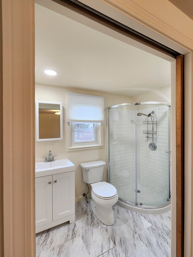 Bathroom - 124 Old Ocean House Rd