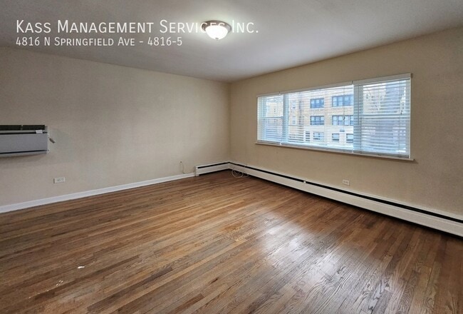 Foto del edificio - 4816 N Springfield Ave