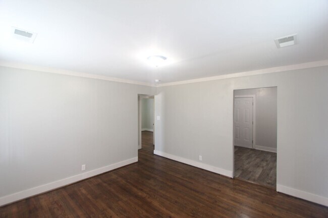 Foto del edificio - New on the Market and Newly Renovated!