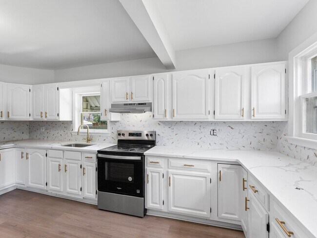 Foto del edificio - Updated 3-Bedroom Home with Spacious Yard in Hainesport