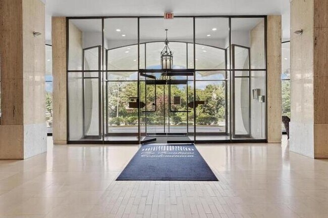 Foto del edificio - 301 N Beauregard St