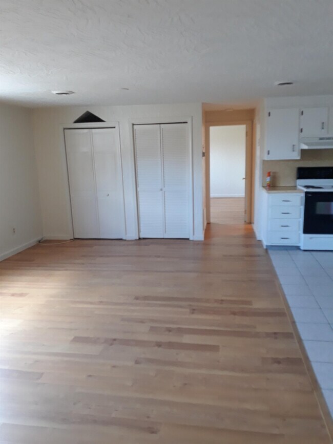 Foto del edificio - 241 Mansfield Ave