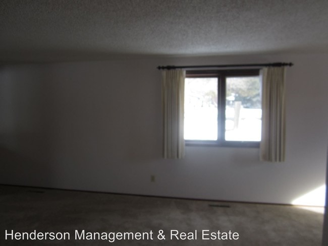 Building Photo - 2 br, 2 bath House - 1100 N Taft Ave. Unit 1