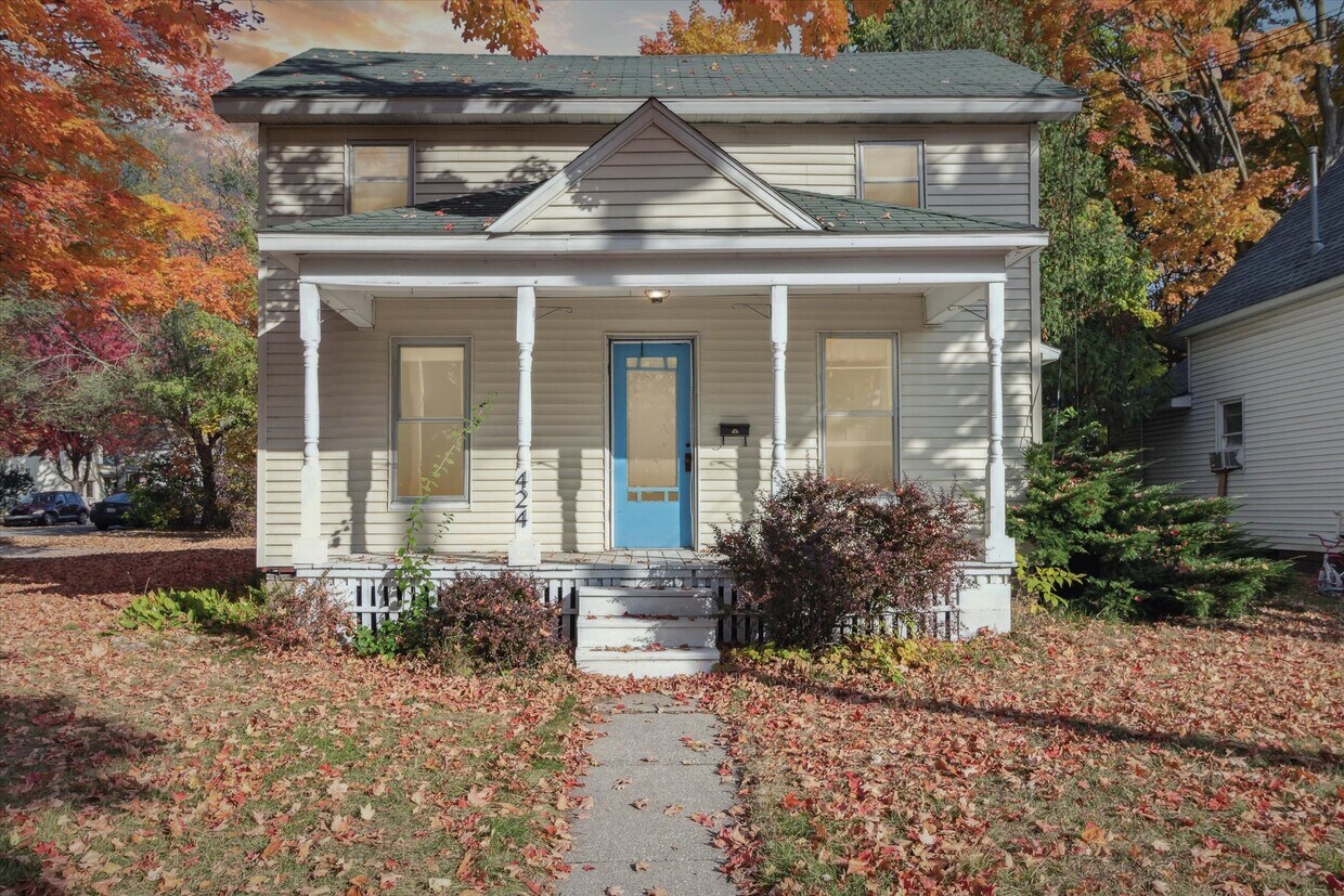 Primary Photo - 424 Mechanic St