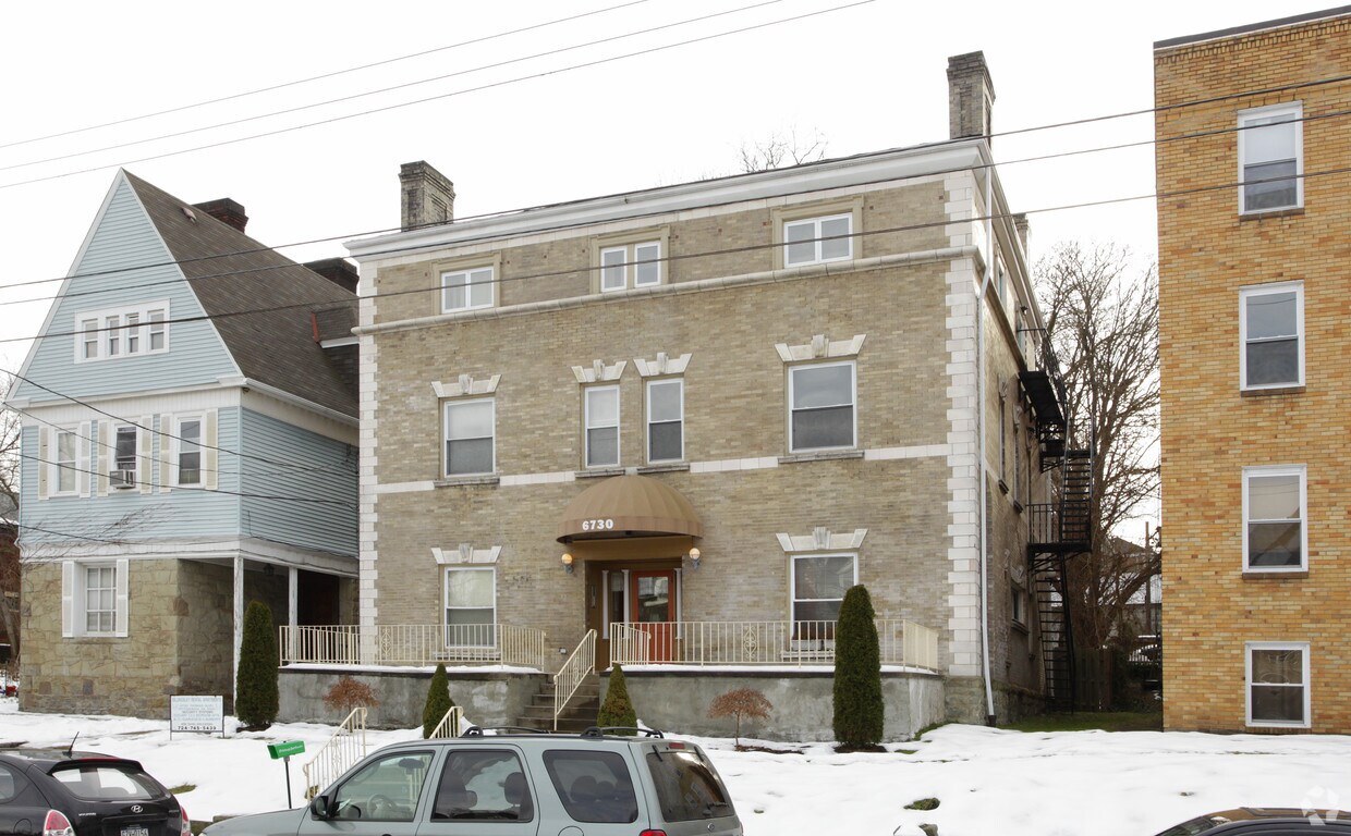 Primary Photo - 6730 Thomas Blvd