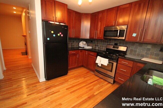 Building Photo - 2219 N Clifton Ave
