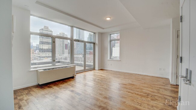 Building Photo - 446 W 38th St