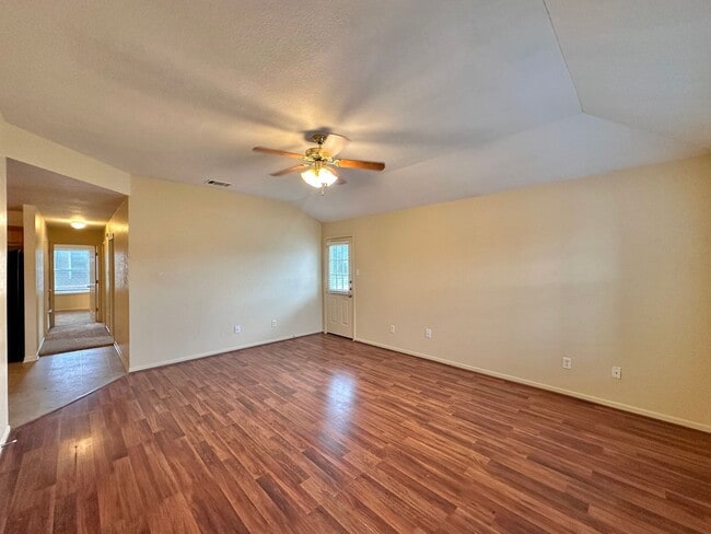 Foto del edificio - 4111 Primrose Dr